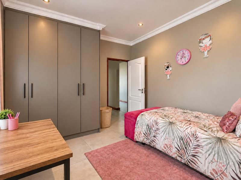 3 Bedroom Property for Sale in Gateway Manor North West